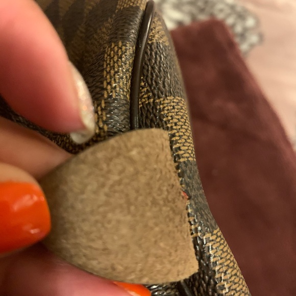 - LOUIS VUITTON/ NO OFFERS! - Picture 3 of 12